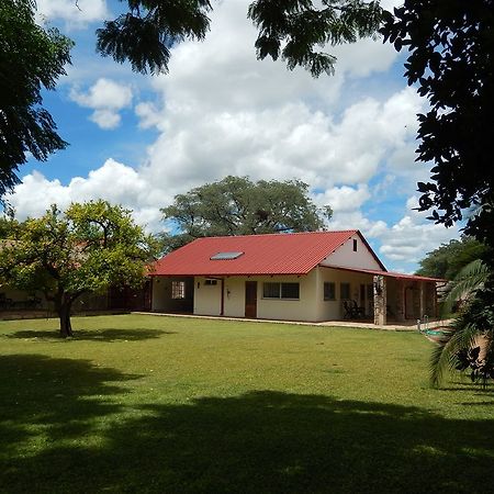 Dornhuegel Guestfarm Hotel Grootfontein Екстериор снимка