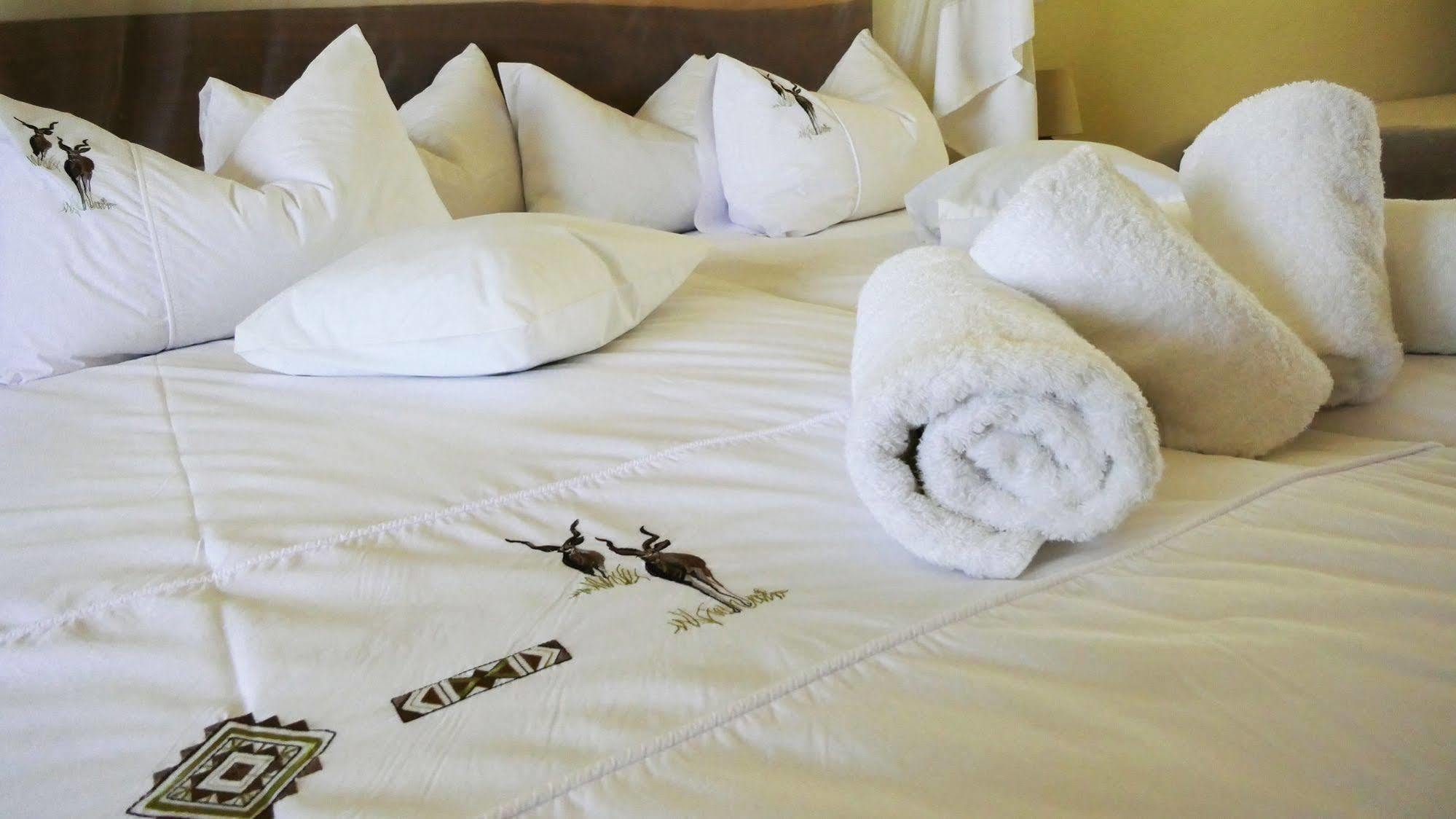 Dornhuegel Guestfarm Hotel Grootfontein Екстериор снимка