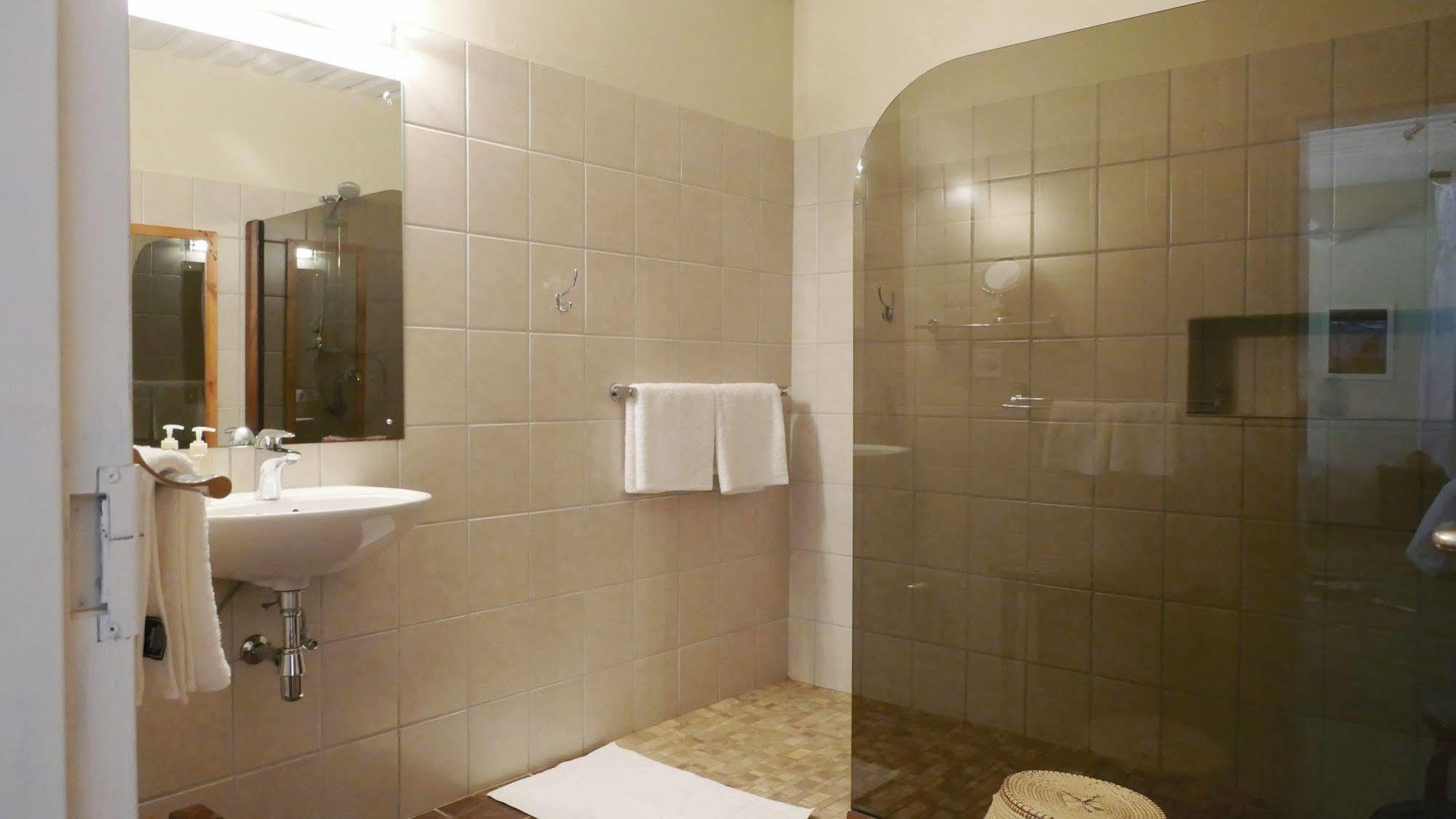 Dornhuegel Guestfarm Hotel Grootfontein Екстериор снимка