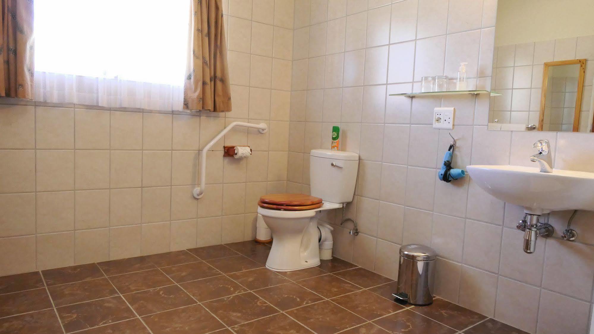 Dornhuegel Guestfarm Hotel Grootfontein Екстериор снимка